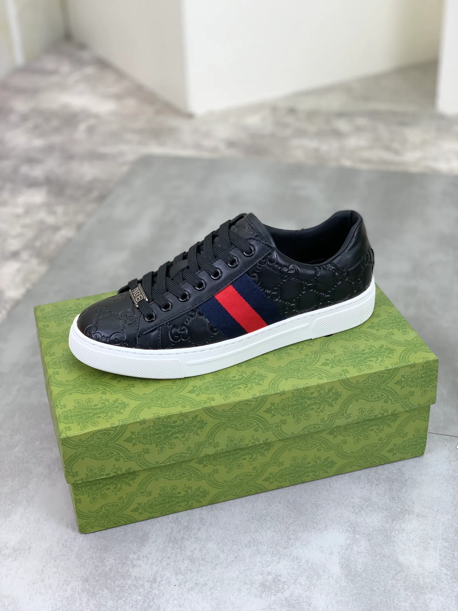 Men's shoes 💰P440💰 [New model] (GUCCI) official website's latest 🎁🎁casual and fashionable men's shoes 👟, hot style 💥 style is simple and elegant, exclusive for trendy men. Unique official website's latest brand double G elements 👑Original Gucci decoration, fashionable and generous, the fabric is original frosted calfskin ✅Fully imported first-layer pigskin lining, the official website specifies wear-resistant, lightweight original rubber casual outsole, the classic model is taken in kind at the counter🎬38-44 4️⃣ colors available
